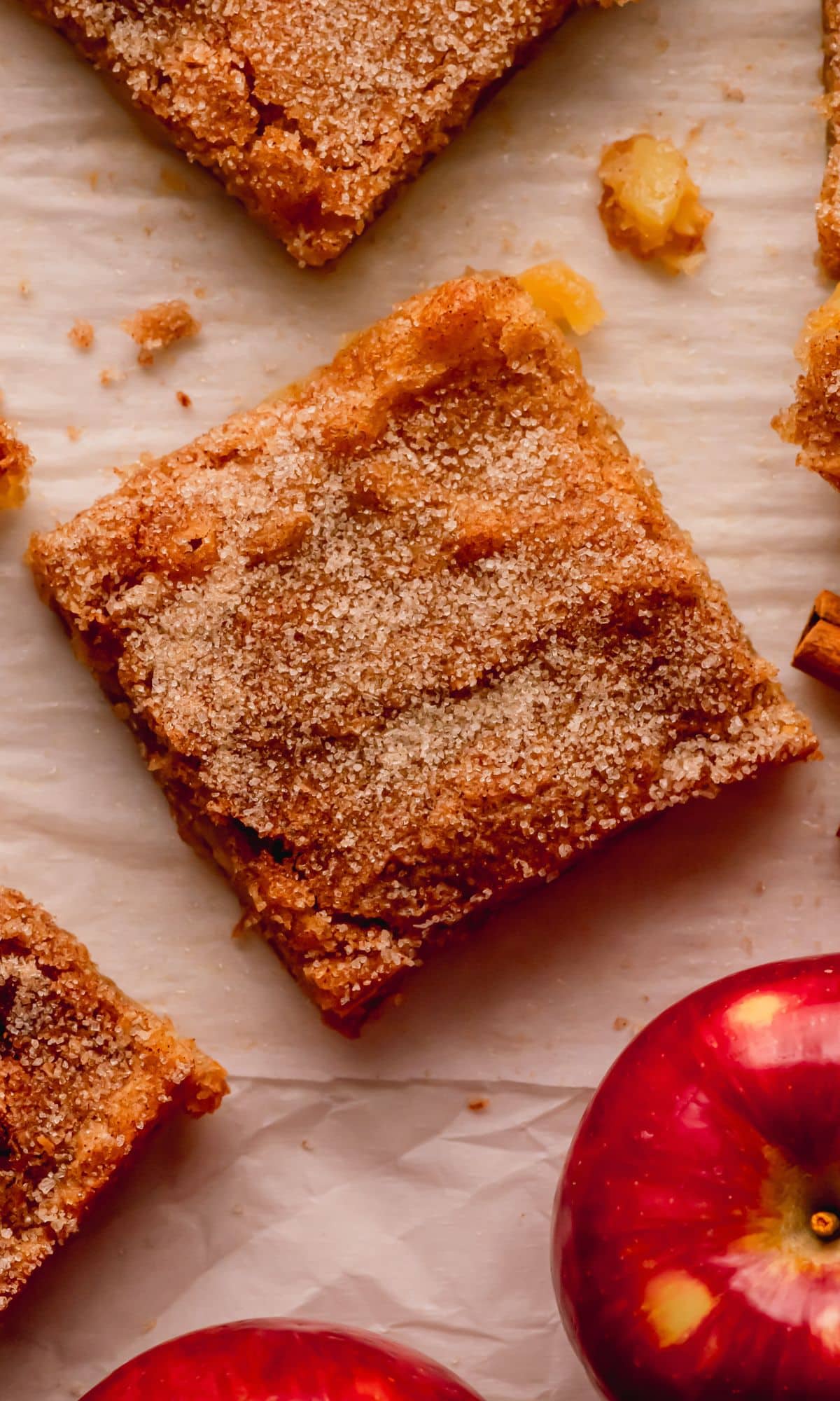 An apple cinnamon blonides bar.